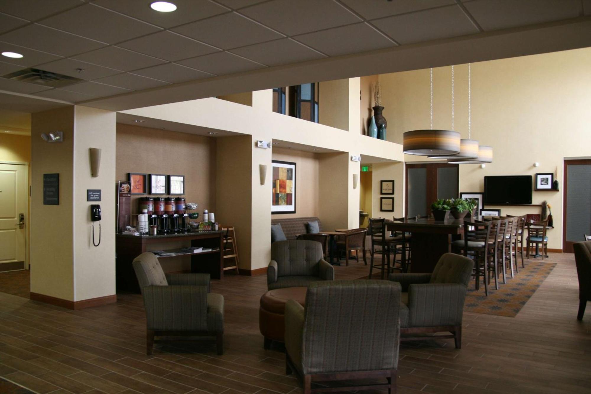 Hampton Inn & Suites Pueblo/North Exterior foto